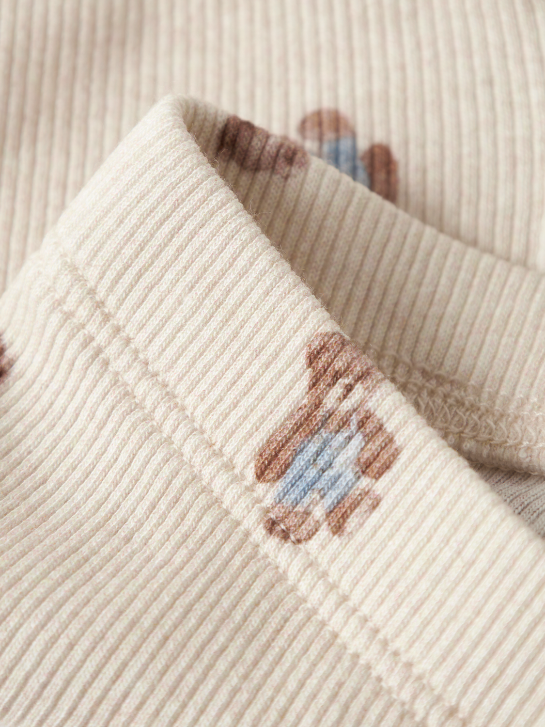 model_shot-front_full